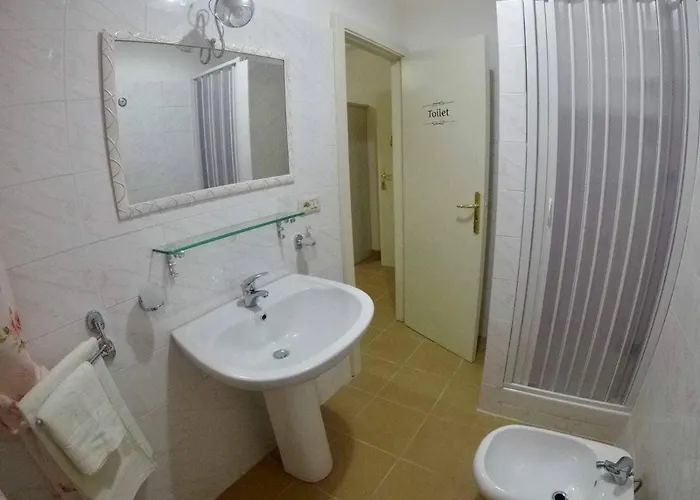 Kalinikta Nocleg ze śniadaniem Ascea